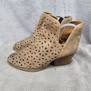 Musse & Cloud Shoes Womens Size 7 Athena Brown Perforated Leather Ankle Booties